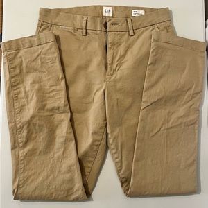 Gap Essentials Slim Fit Khakis Size 28x30
